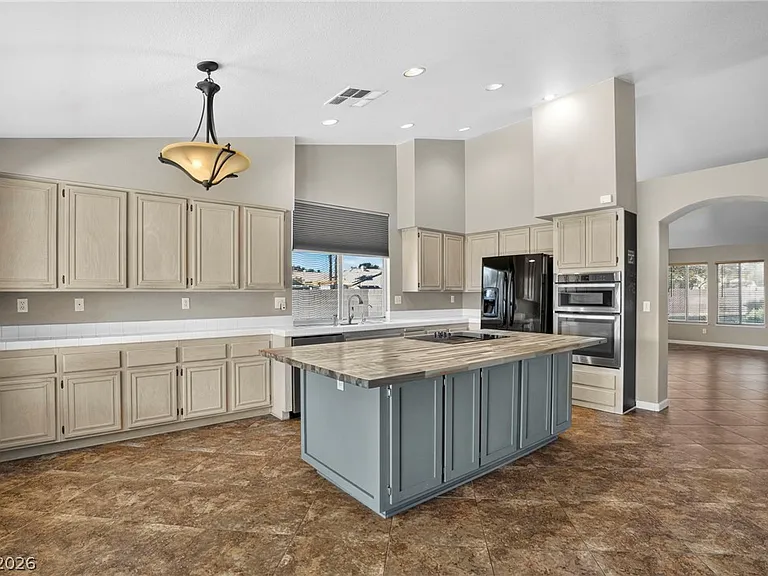 4552 Gonzales Dr — Photo 35