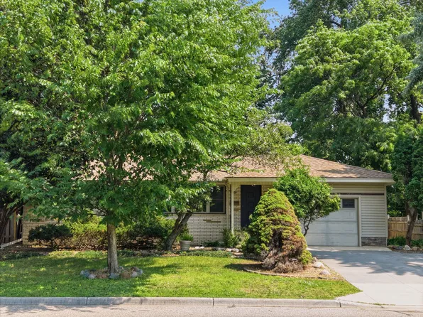 3606 Woodbine Ln, Brooklyn Center, MN 55429