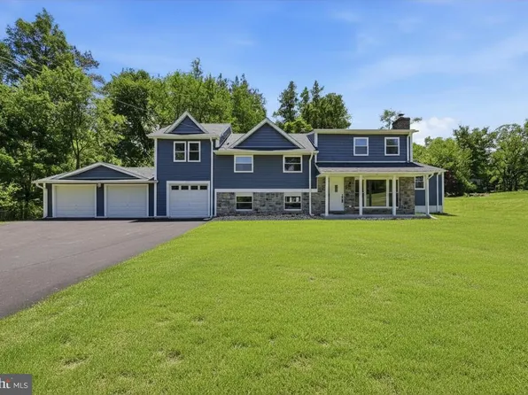 1376 College Hill Dr, Cheyney, PA 19319