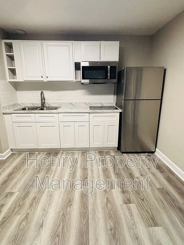 2 bed, 1.0 bath, 756 sqft, $1,395 — Photo 1