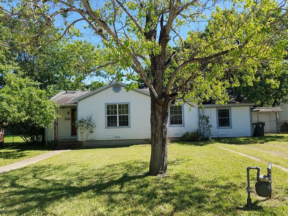 1st image of 205 Fairway Dr