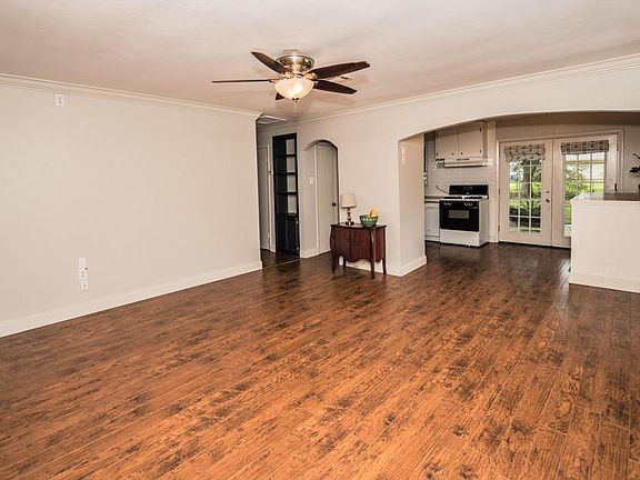 3rd image of 128 Antigua Dr