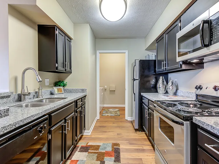 The Racquet Club Apartments — Photo 16