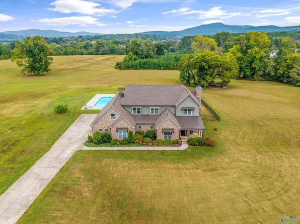 329 Sharps Cove Rd, Gurley, AL 35748