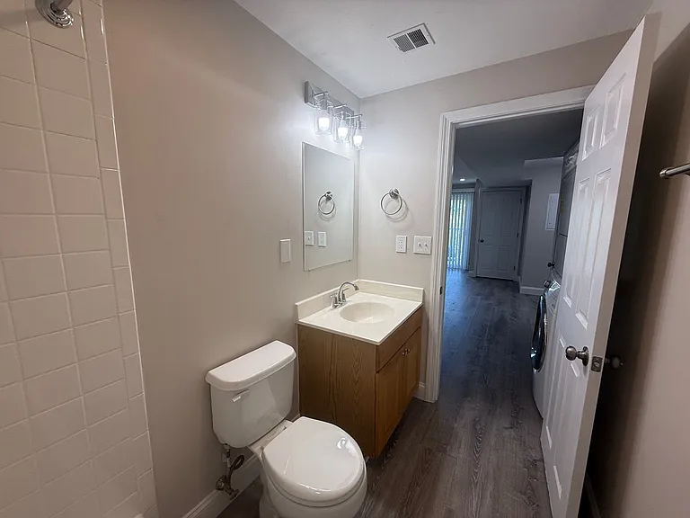Pondsview Apartments — Photo 70