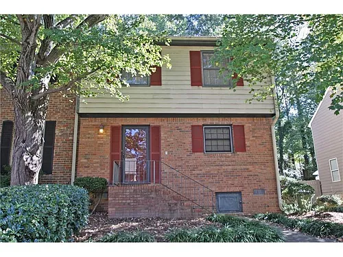 1439 Twin Branches Cir SE Photo 1