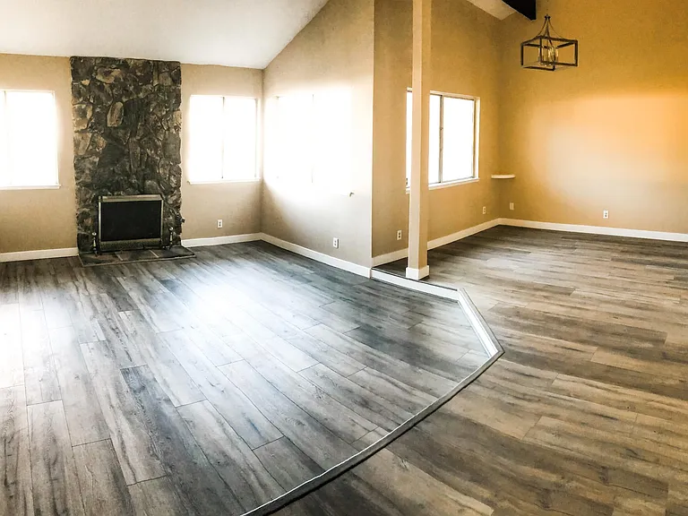 1202 Cambria Ct — Photo 3