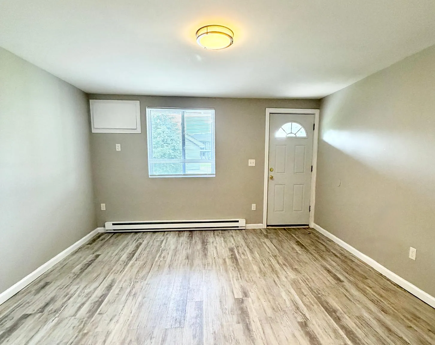 2 bed, 650 sqft, $1,875 — Photo 2