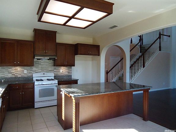 5th image of 5527 Stonehaven Dr
