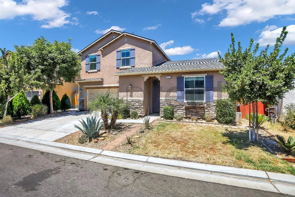 4 bed, 1843 sqft, $2,750 — Photo 3