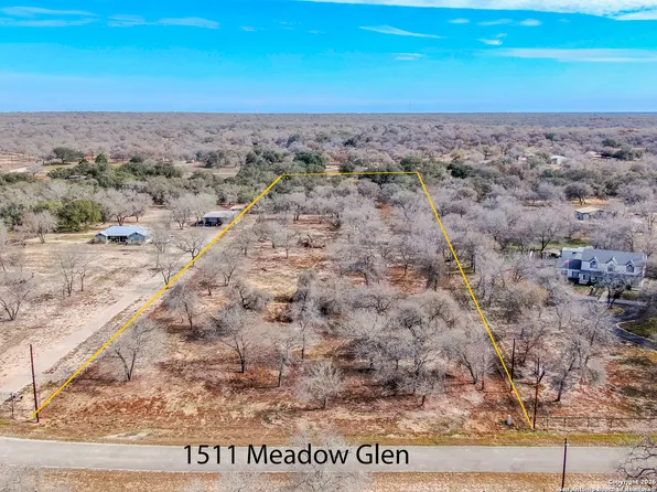 1511 Meadow Glen LOT 310, Adkins, TX 78101