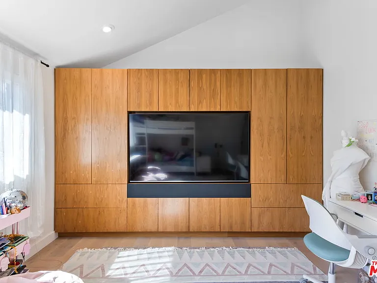 4606 Roma Ct — Photo 47