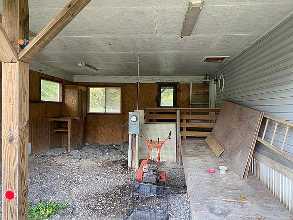 4th image of 225 Chasbrit Road