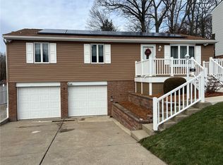 319 Darlan Hill Dr, Pittsburgh, PA 15239