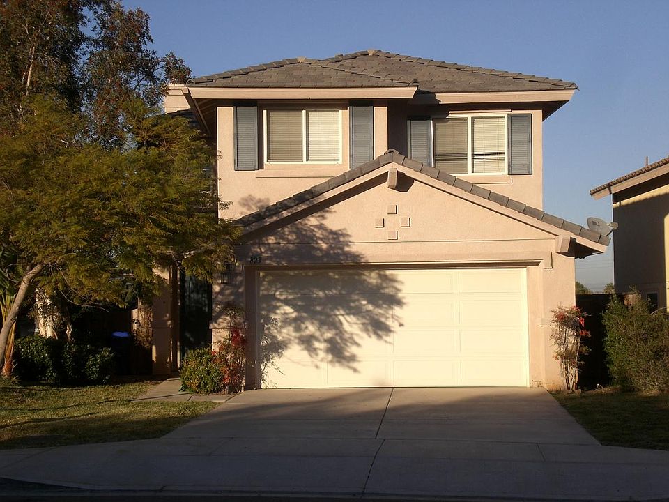 1st image of 823 Silver Dr #1