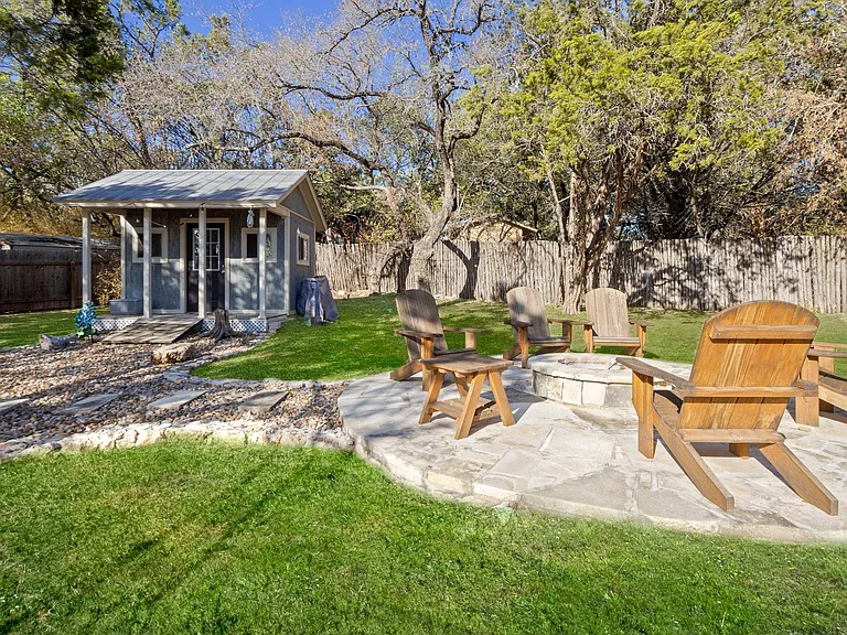 301 Hub Dr — Photo 16