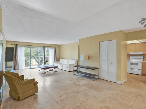 200 178th Drive #309, Sunny Isles Beach, FL 33160