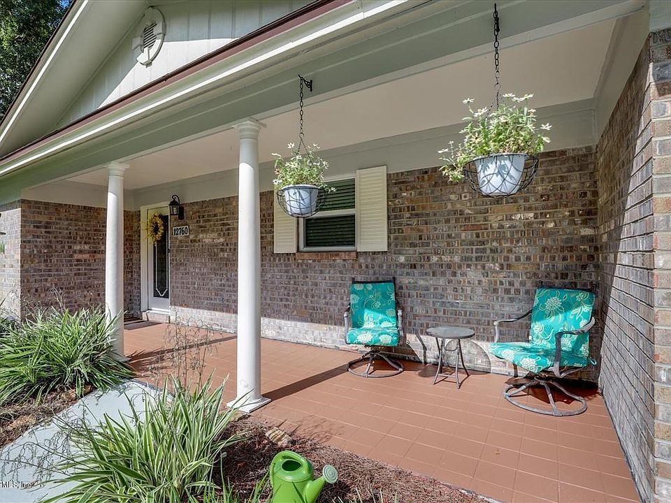 02-Front Porch