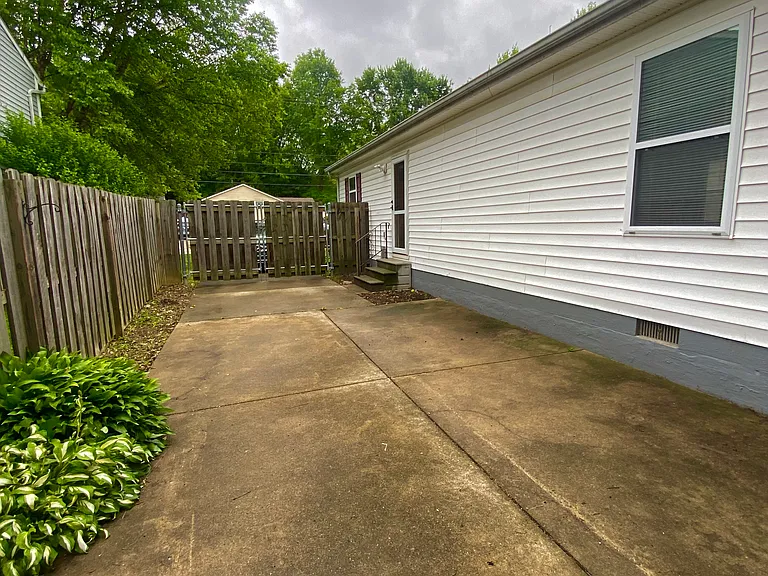 6528 Rosebelle Ave — Photo 24