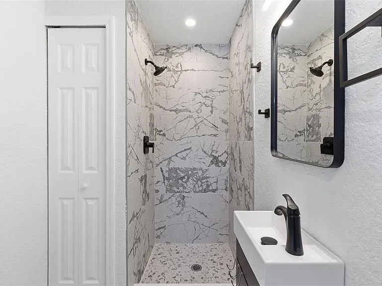 113 145th Ave E #6 — Photo 7
