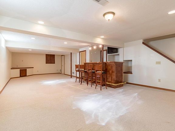 4th image of 6747 Bethany Dr