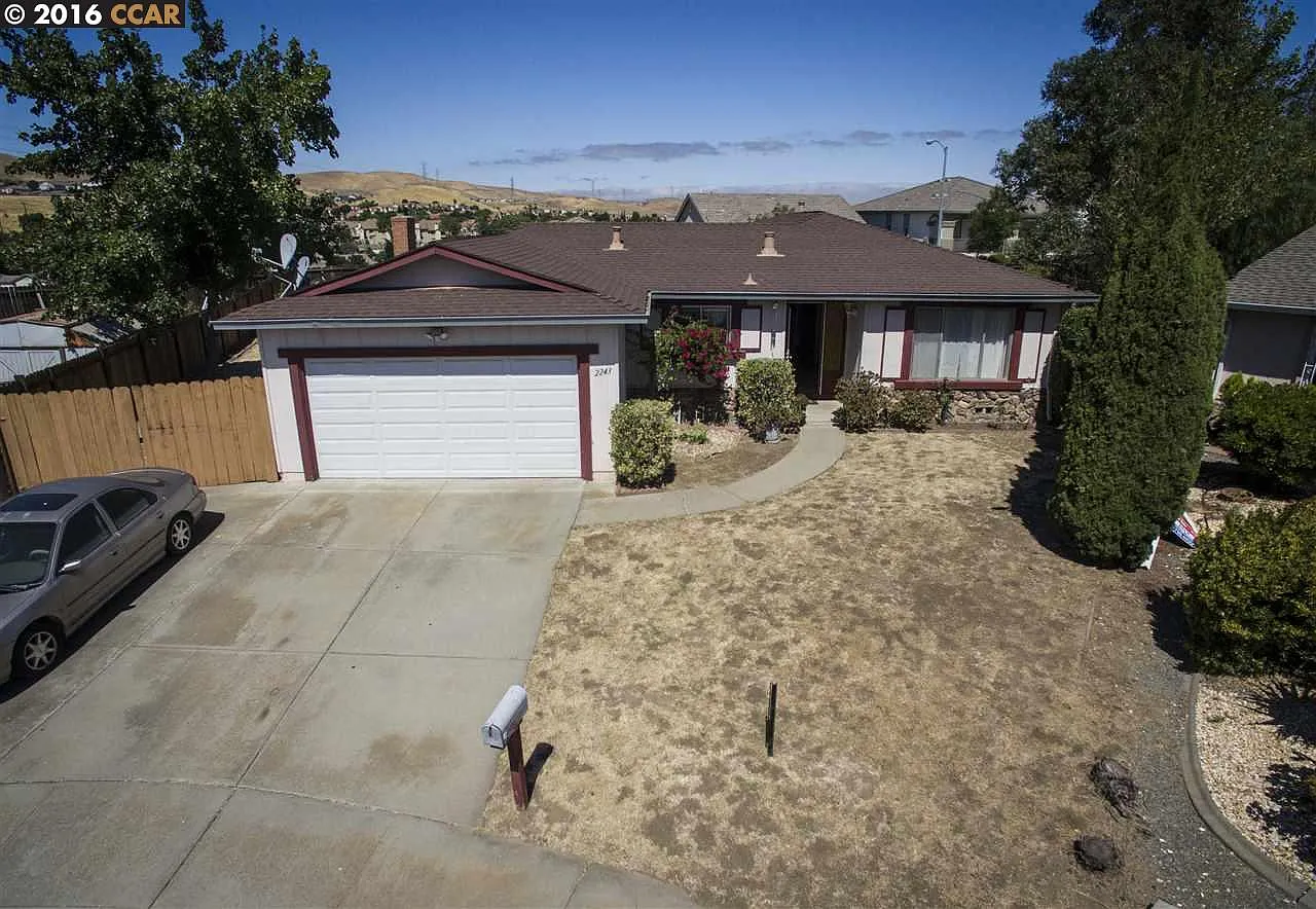 2243 Westwood Ct photo 1