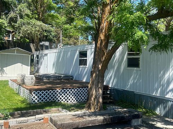 605 NW Fisk St TRAILER 35