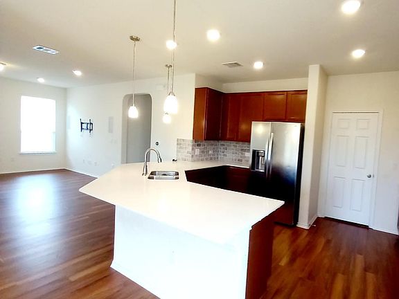 4th image of 101 Kulmbacher Dr