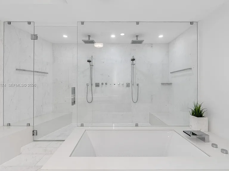 18555 Collins Ave #5105 — Photo 18