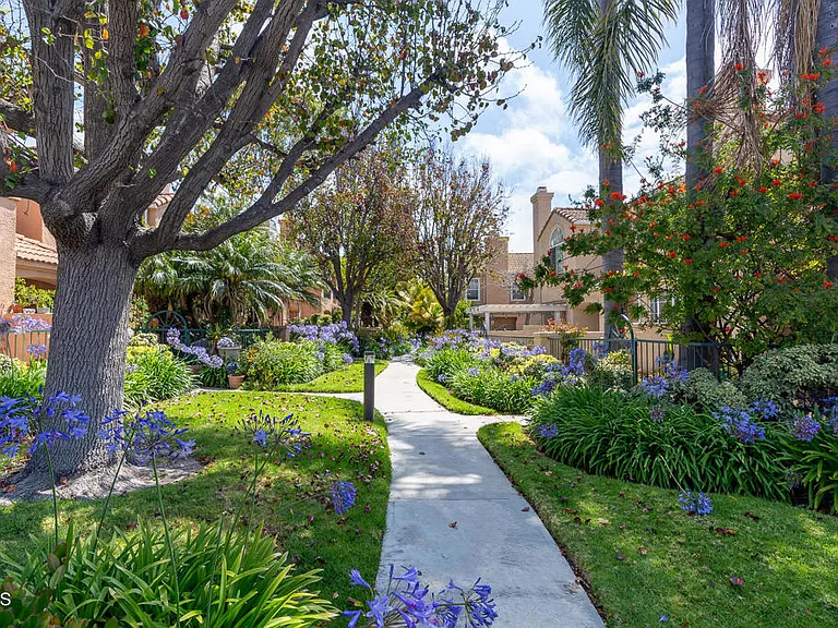 1311 Oyster Pl — Photo 25