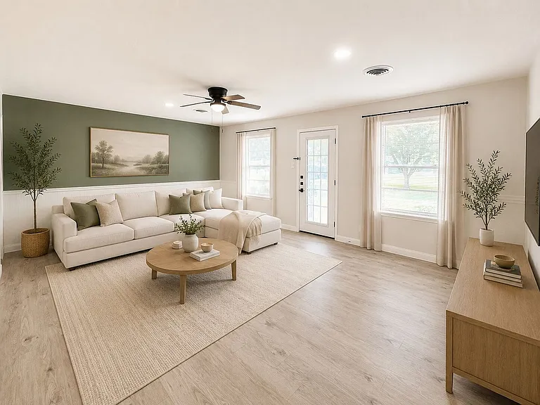1005 Oakwood Ln — Photo 4