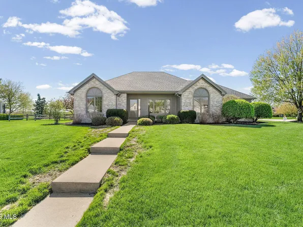 6041 Tournament Dr, Waterville, OH 43566