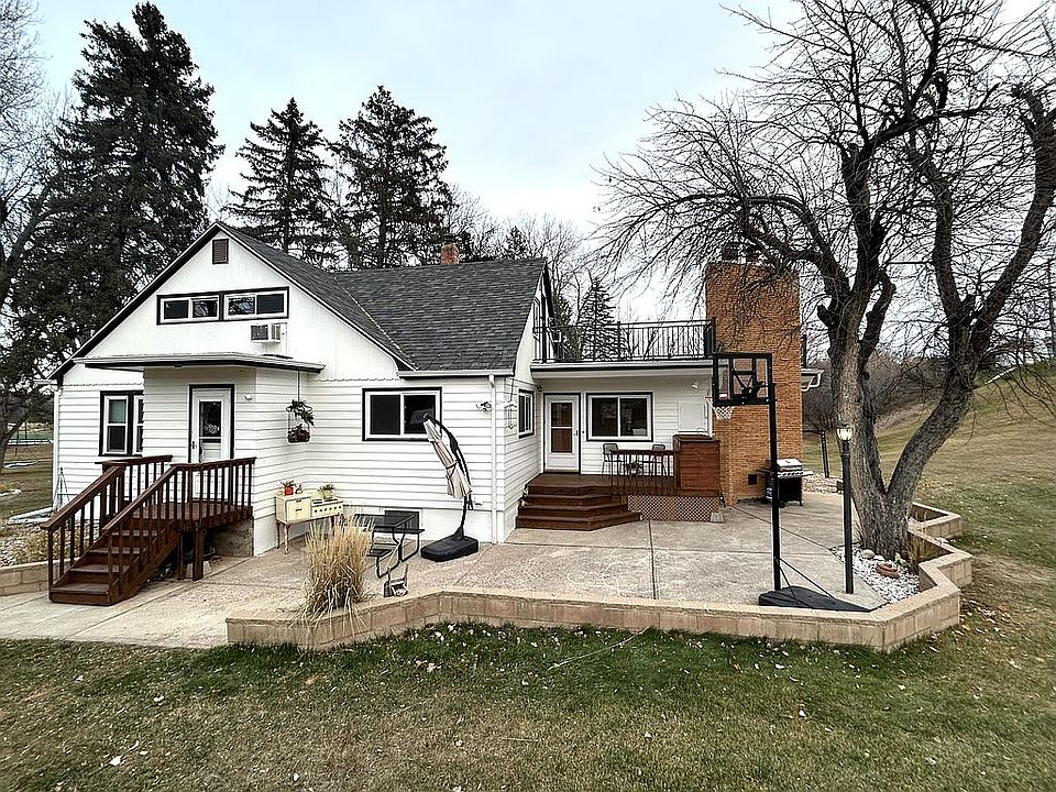 1st image of 2830 Falls Dr