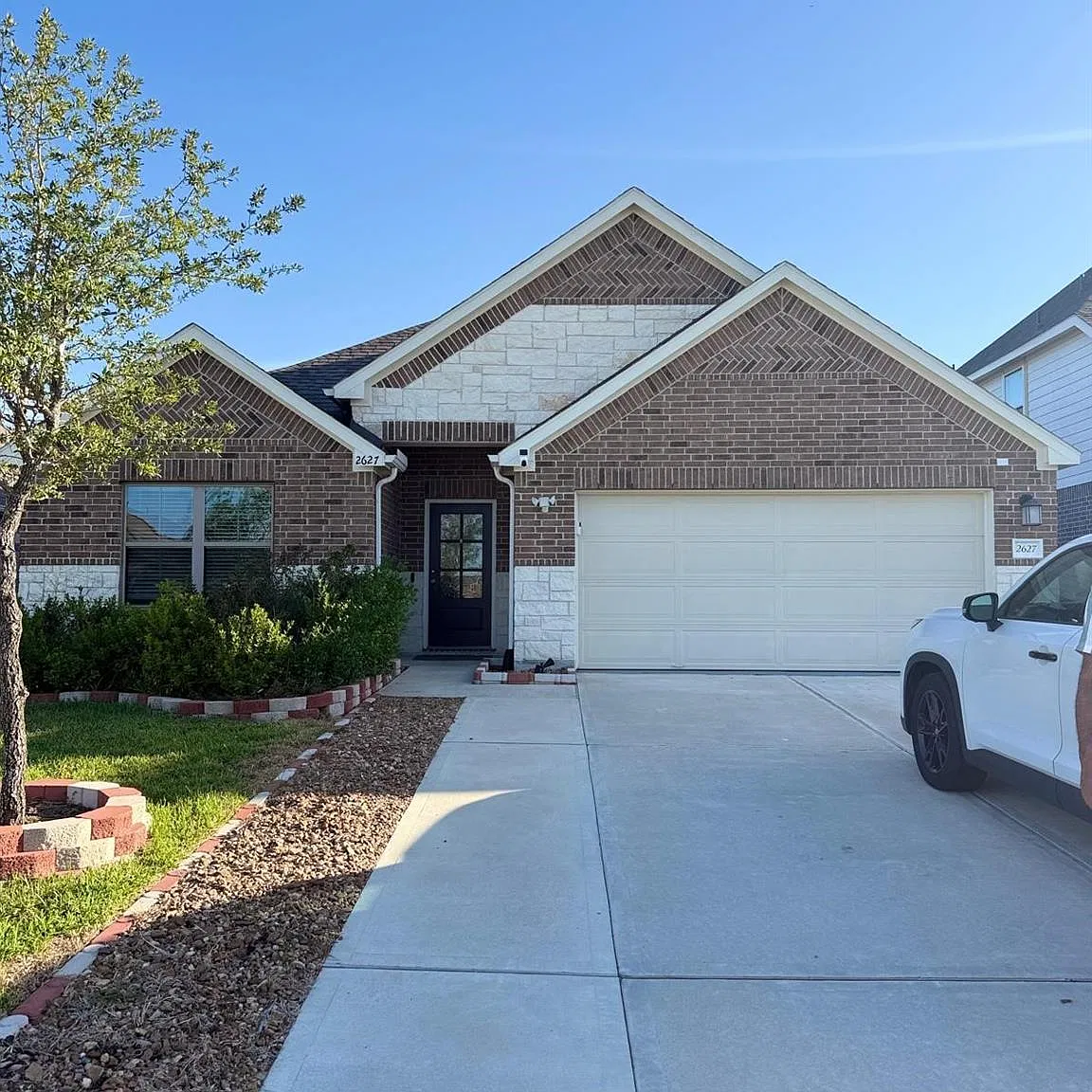 4 bed, 3.0 bath, 2295 sqft, $2,750 — Photo 2