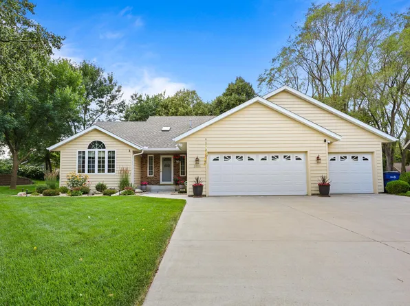 2105 Prairie Hill Rd, Saint Cloud, MN 56301