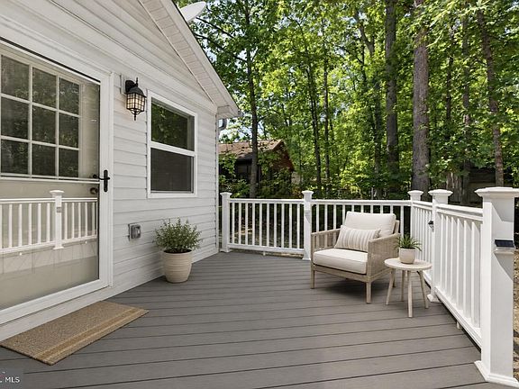 5th image of 808 Mount Pleasant Dr