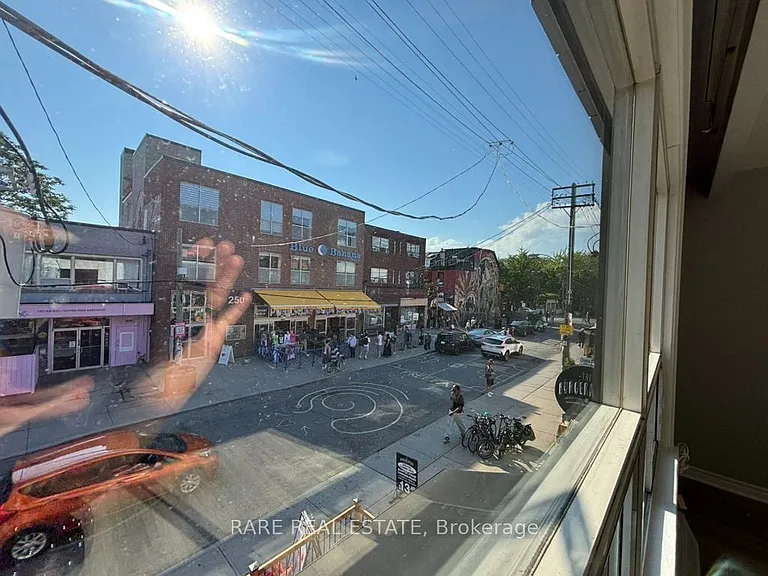 265 Augusta Ave #2 — Photo 4