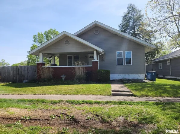 608 S Thomas St, Christopher, IL 62822