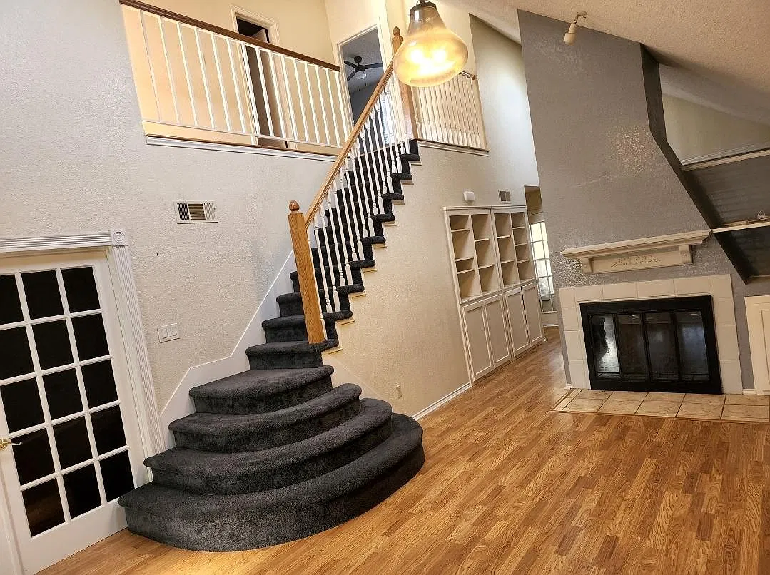 2708 London Ct — Photo 2