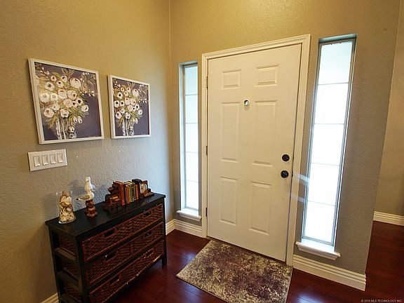 3rd image of 206 W Calista Dr
