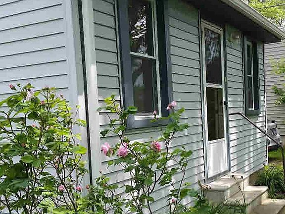 3rd image of 5643 Parkview St