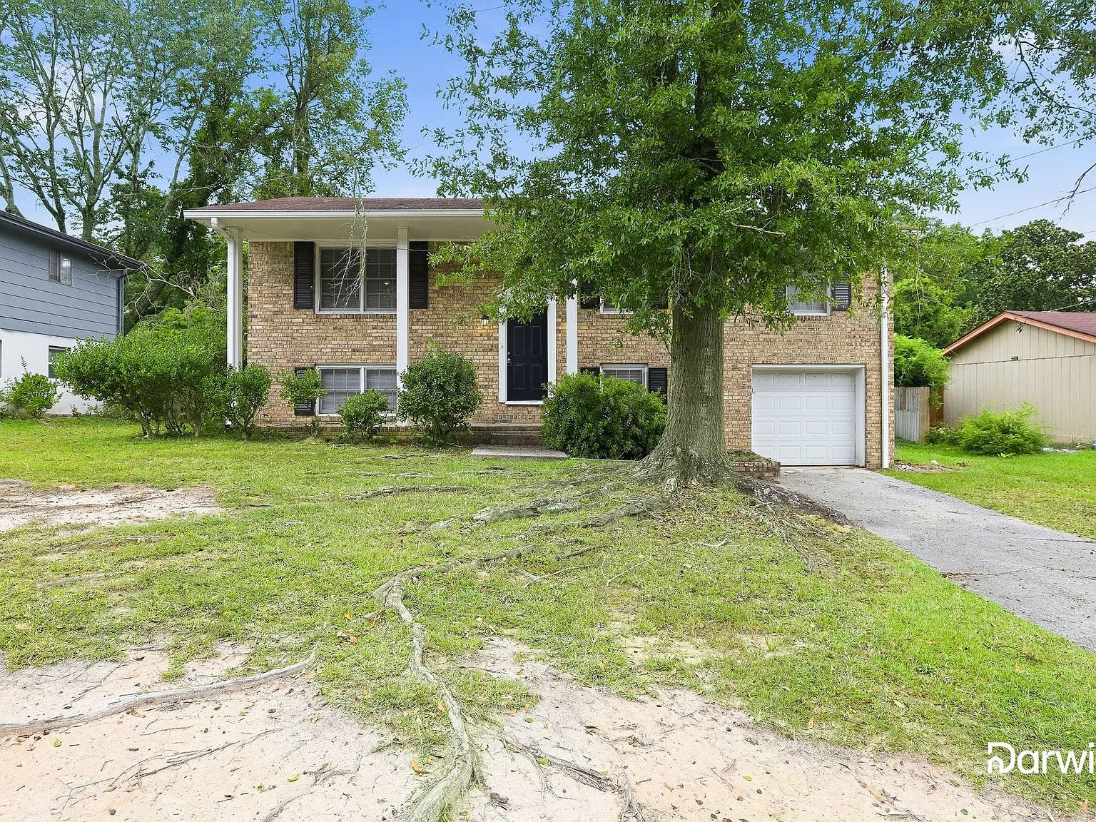4 bed, 2.0 bath, 1242 sqft, $2,070 — Photo 1