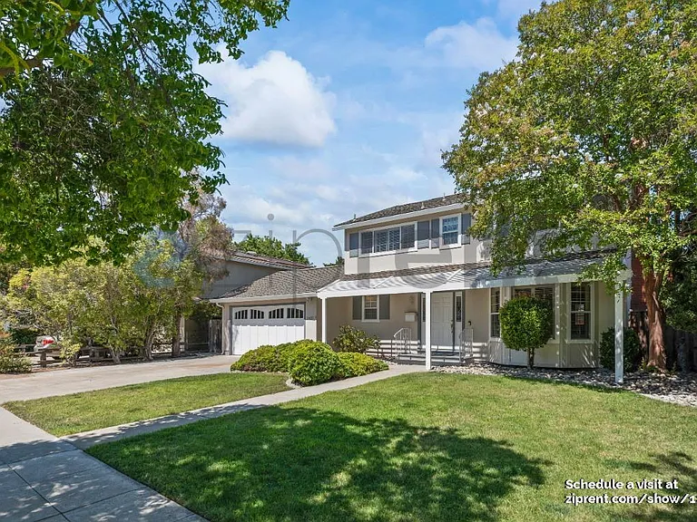 1602 Saint Regis Dr — Photo 2