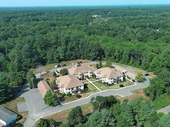 108 Norton Ave APT 13, South Easton, MA 02375