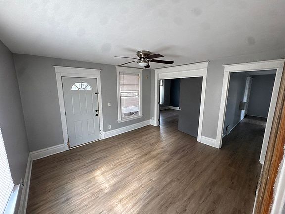 4th image of 210 Grove St