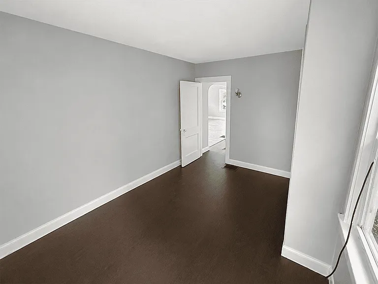920 Huron Ave — Photo 9