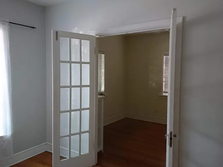1422 E 8th Ave — Photo 1