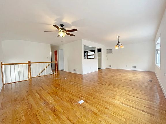 5th image of 212 Justin Ave #3