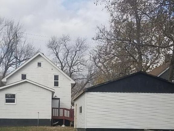 2nd image of 1118 Blaisdell St