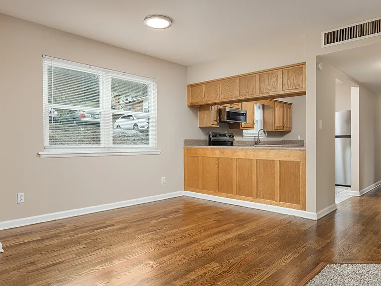 City View Apartments — Photo 18
